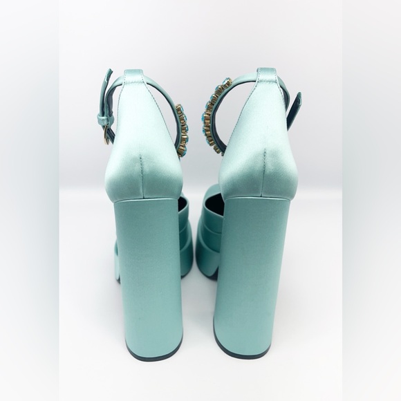 VERSACE
Medusa Aevitas satin platform pumps - Picture 7 of 12